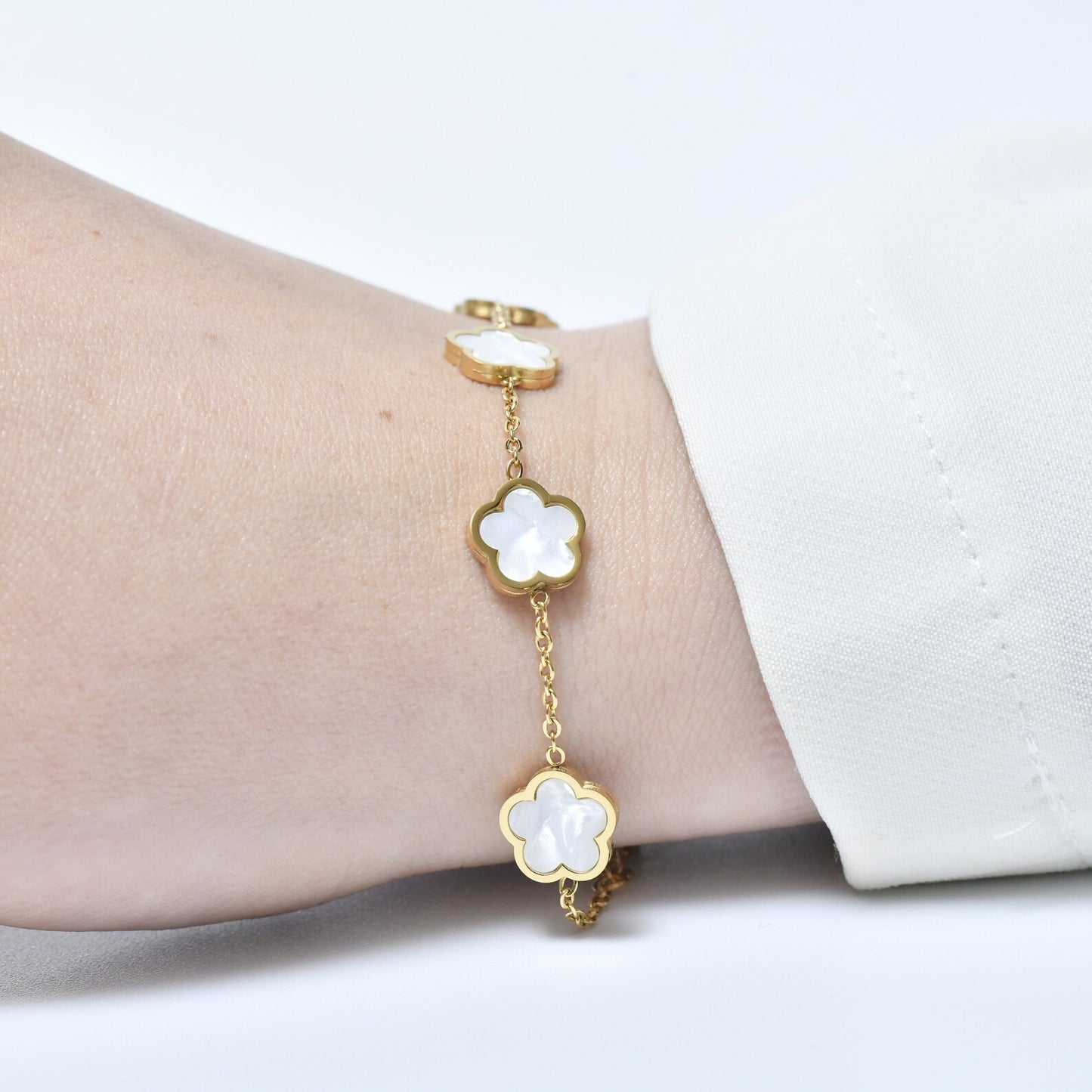 Dainty Lucky Clover Bracelet